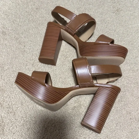 Michael Kors Carmen Platform Sandals - Picture 3 of 7